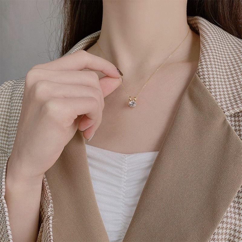 One carat high-end diamond necklace is more than a Ordinary Heroes gift