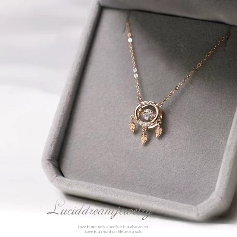 Sparkling cubic zirconia necklace can be extraordinary in its birth