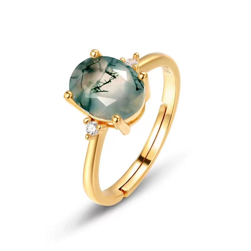 Oval green mossy gem ring, each piece of jewelry is a record of memories that can not be duplicated